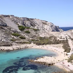 https://location-studio-mer-ile-du-frioul-marseille.fr-provencehotel.com